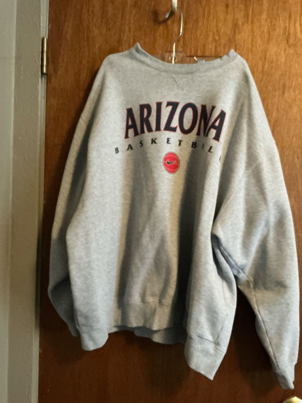 University OF Arizona Wild Cat Mens Basketball Sweater. - Picture 2 of 5